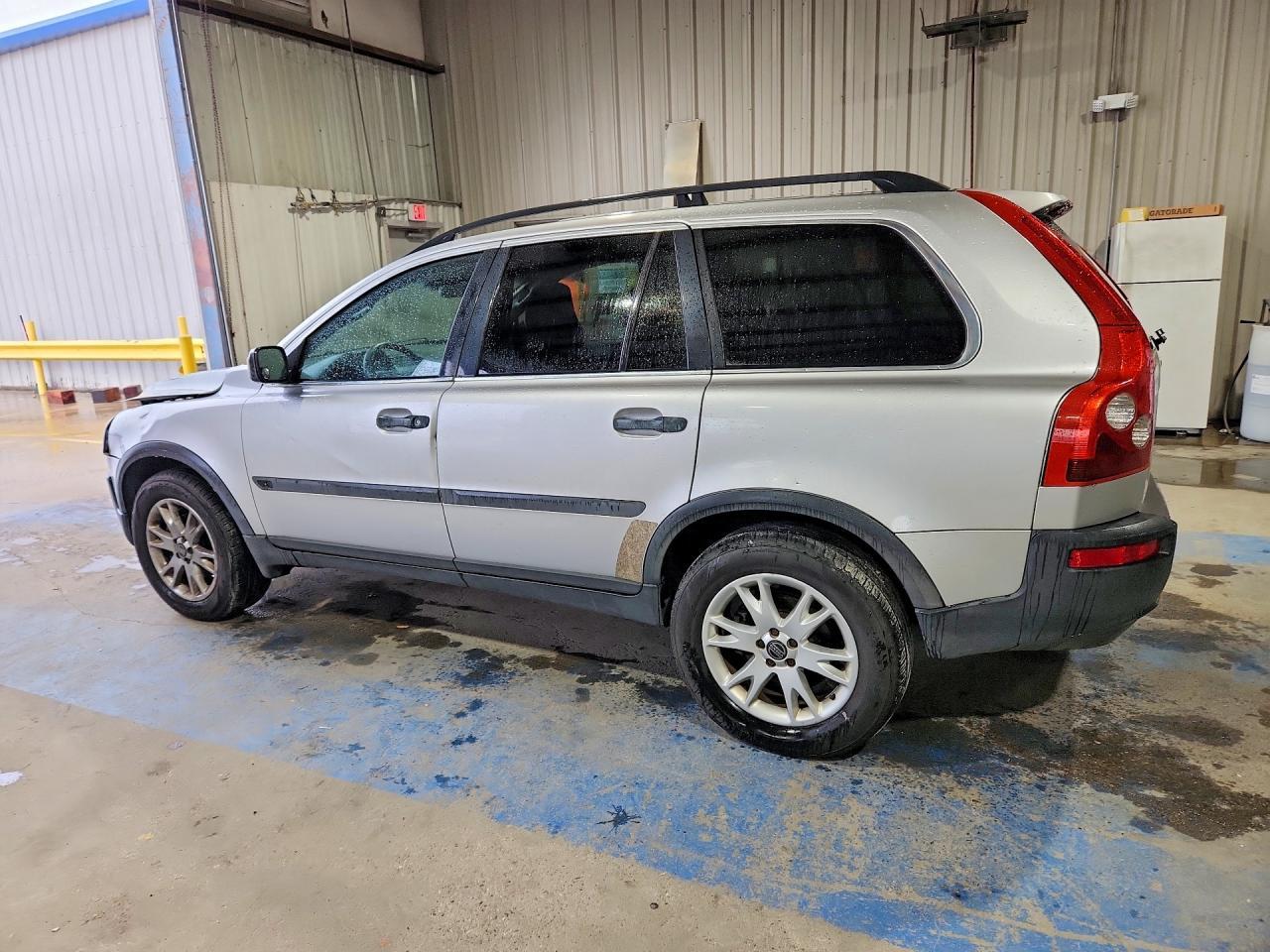 2004 Volvo Xc90 - Image 2
