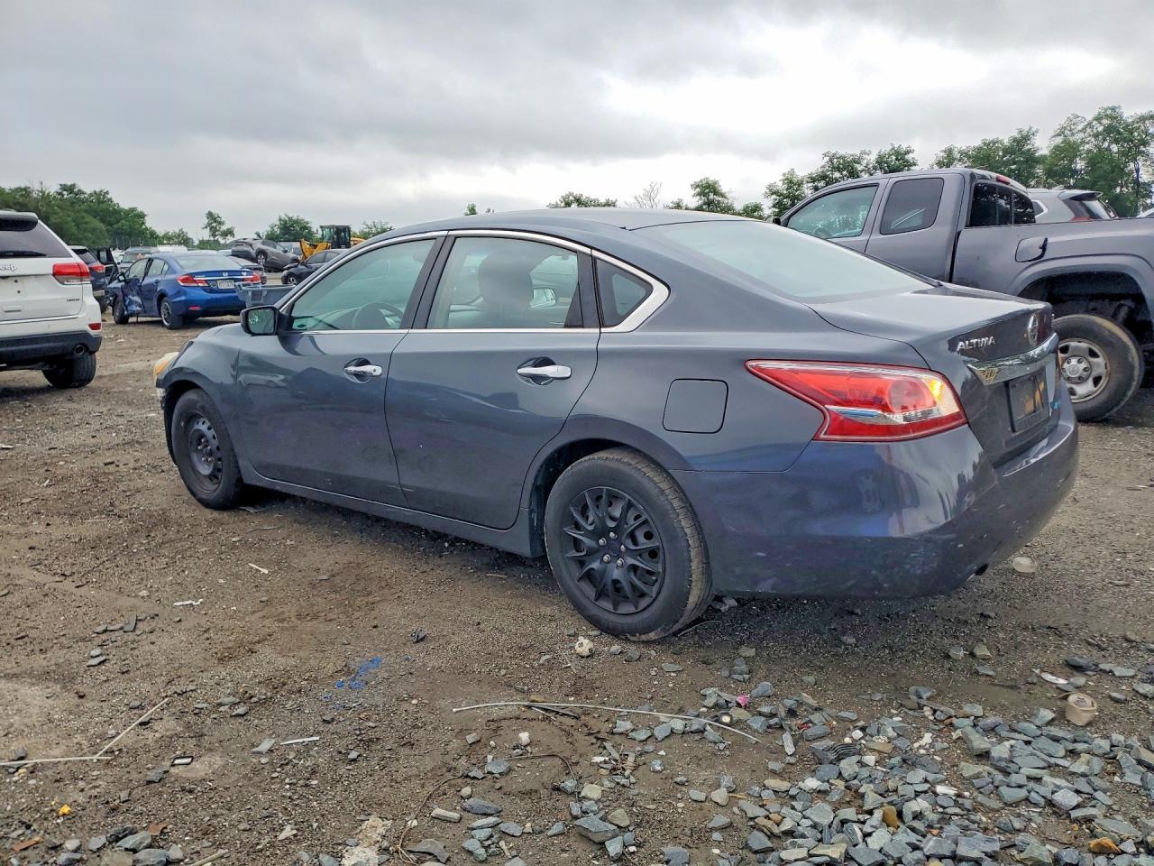 2013 Nissan Altima 2.5 - Image 2