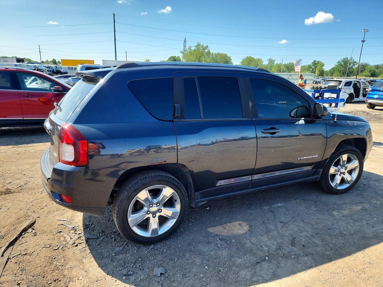 2014 Jeep Compass Latitude - Фото 3