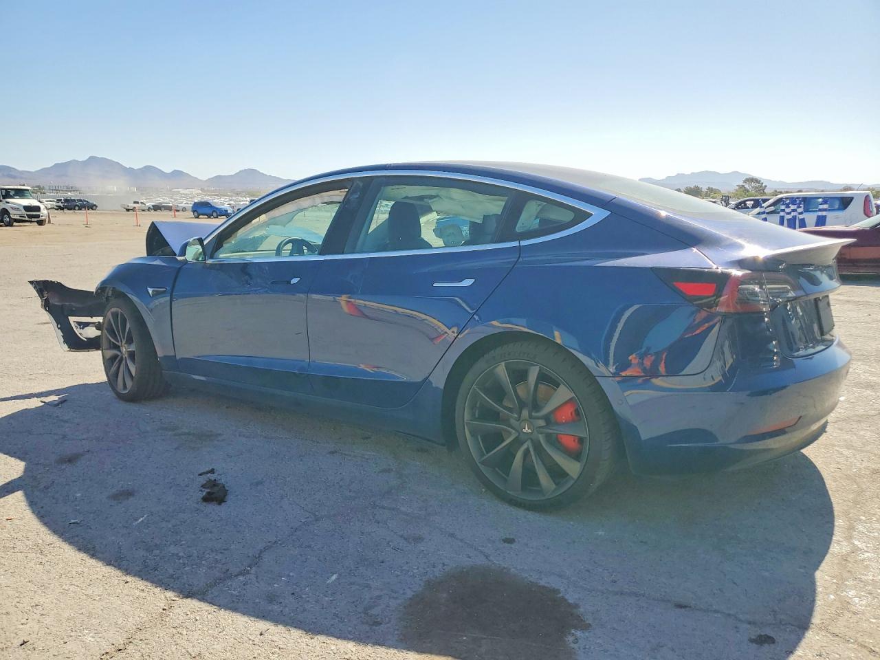 2020 Tesla Model 3 - Фото 2