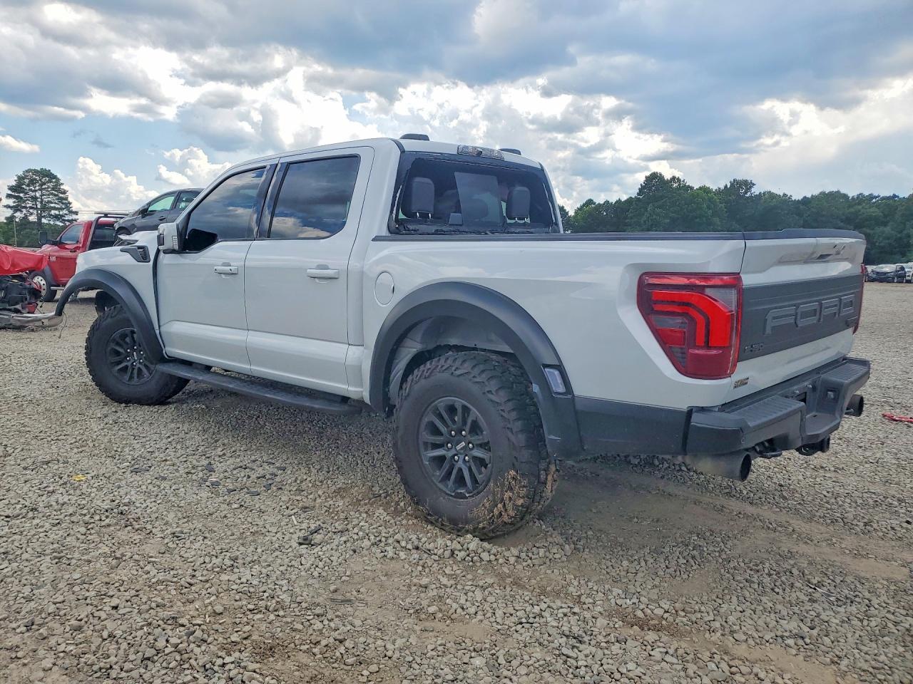 2025 Ford F150 Raptor - Фото 2