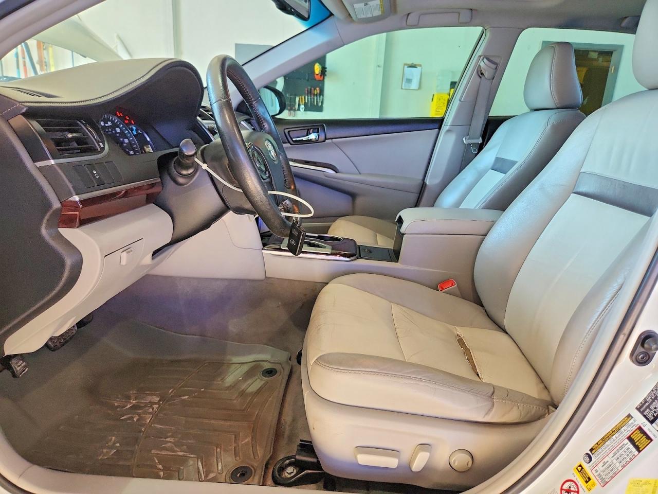 2012 Toyota Camry Xle - Image 7