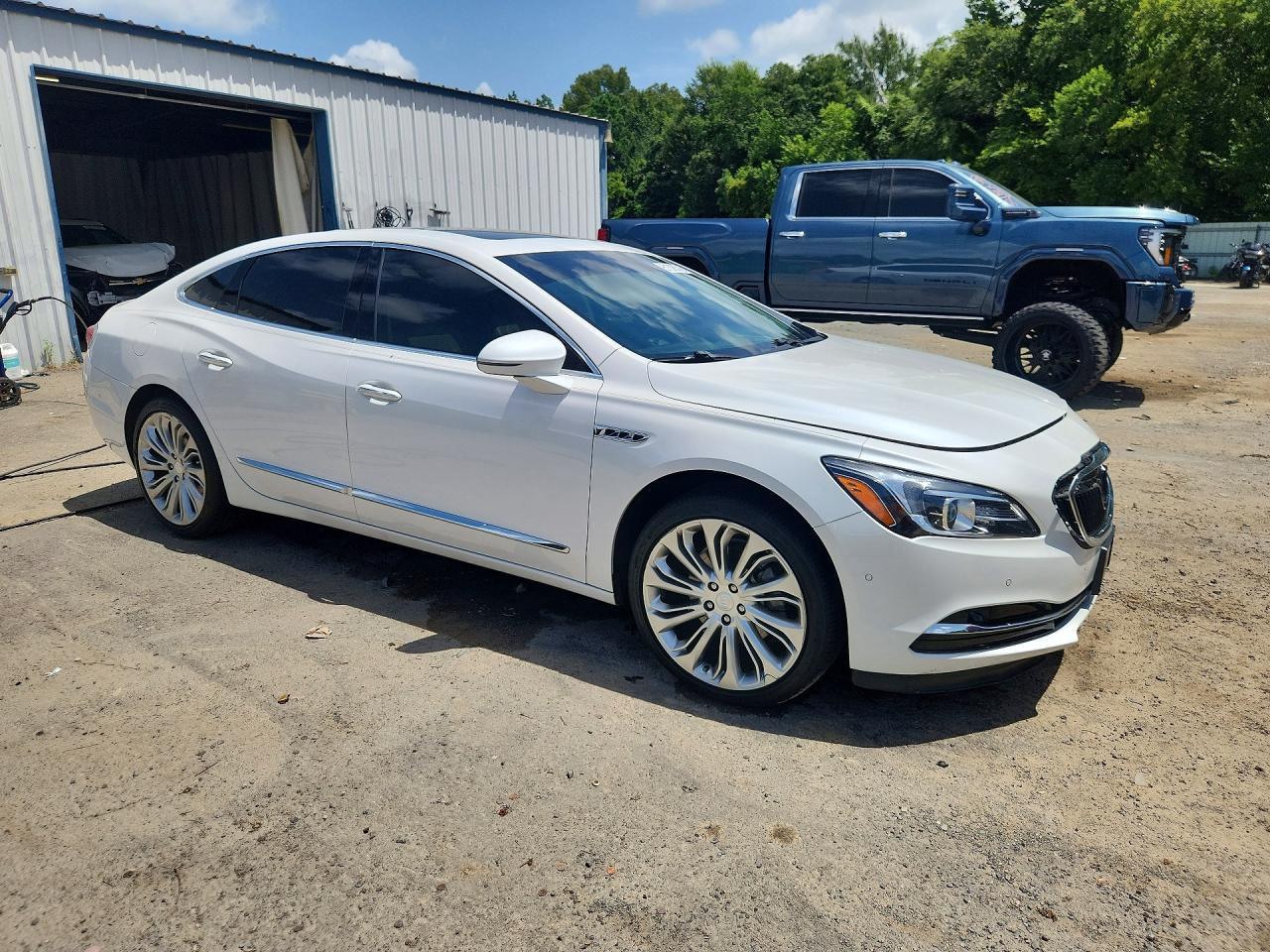 2017 Buick Lacrosse Premium - Image 4