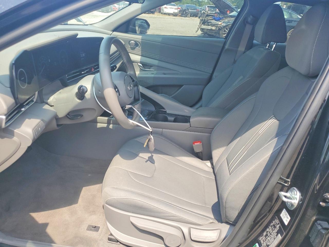 2025 Hyundai Elantra Sel - Фото 7