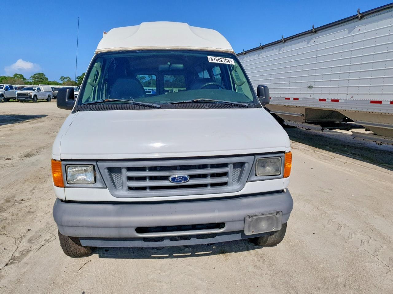 2006 Ford Econoline E250 Van - Фото 5