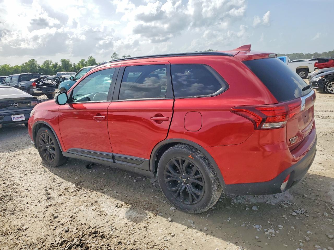 2018 Mitsubishi Outlander Se - Фото 2