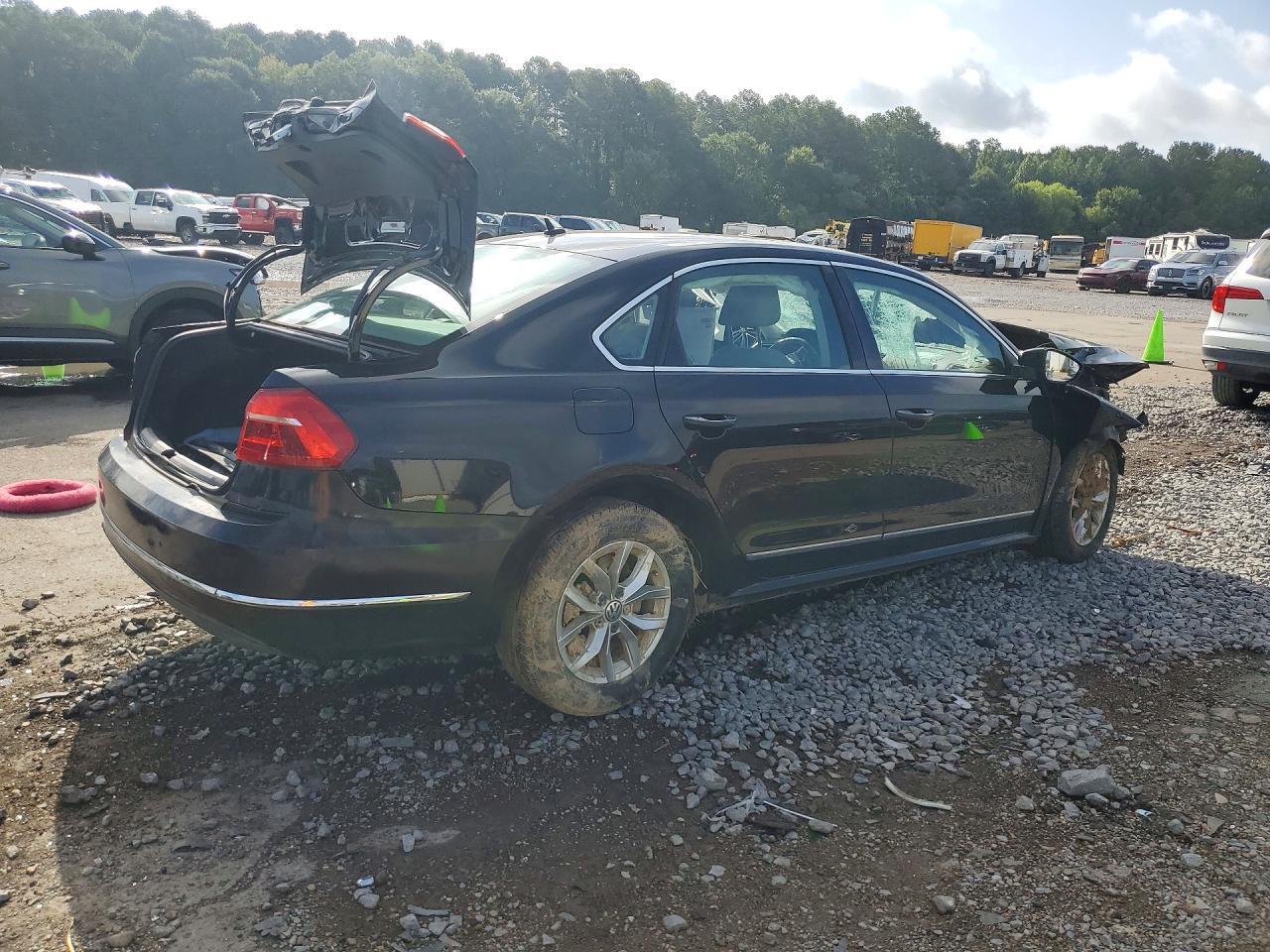 2016 Volkswagen Passat S - Фото 3