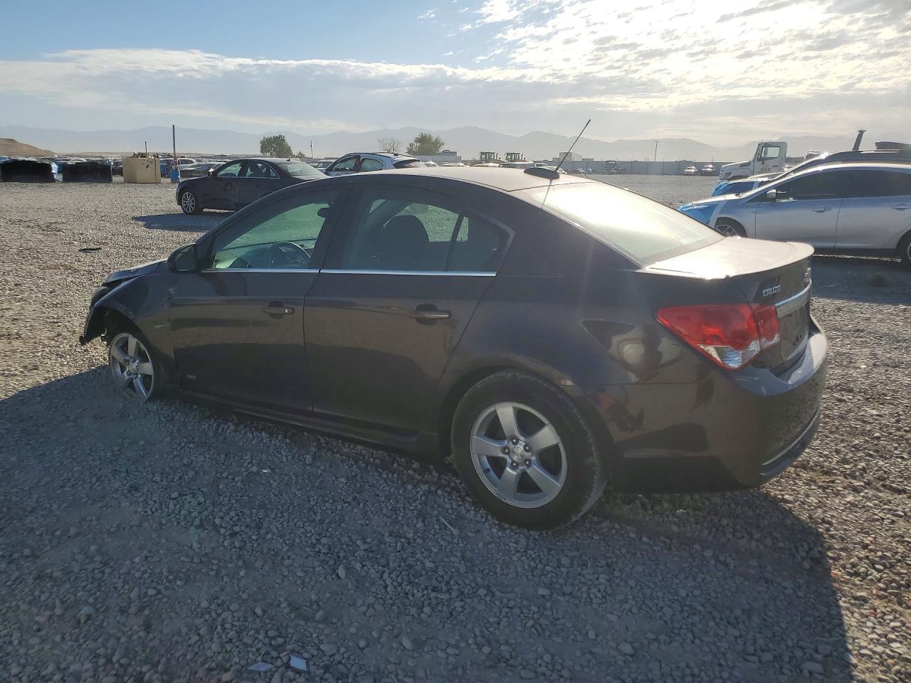 2015 Chevrolet Cruze Lt - Image 2