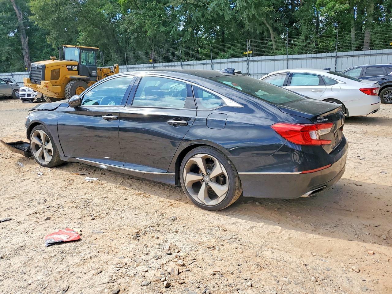 2019 Honda Accord Touring - Фото 2