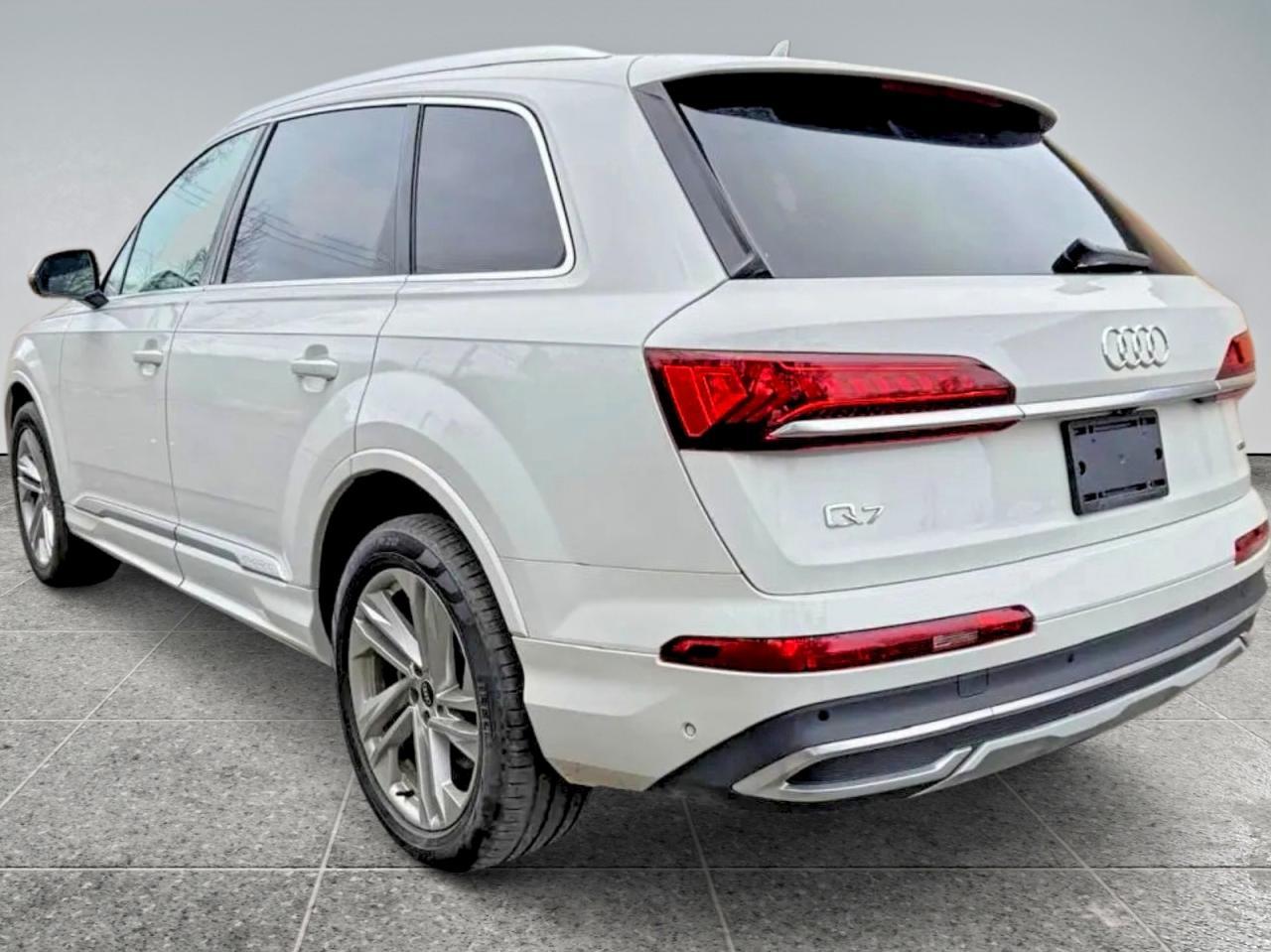 2021 Audi Q7 Premium Plus - Image 3