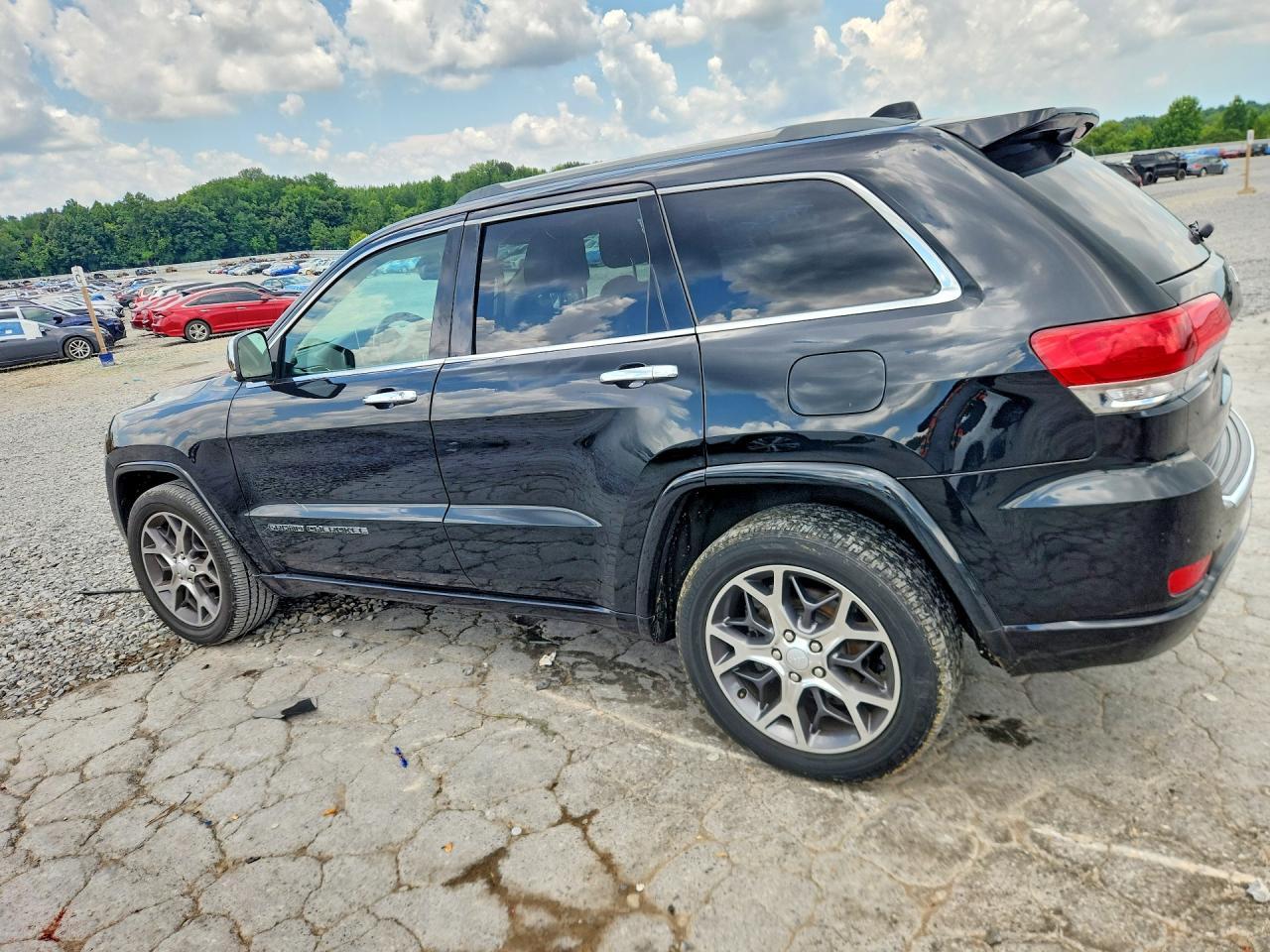 2020 Jeep Grand Cherokee Overland - Фото 2