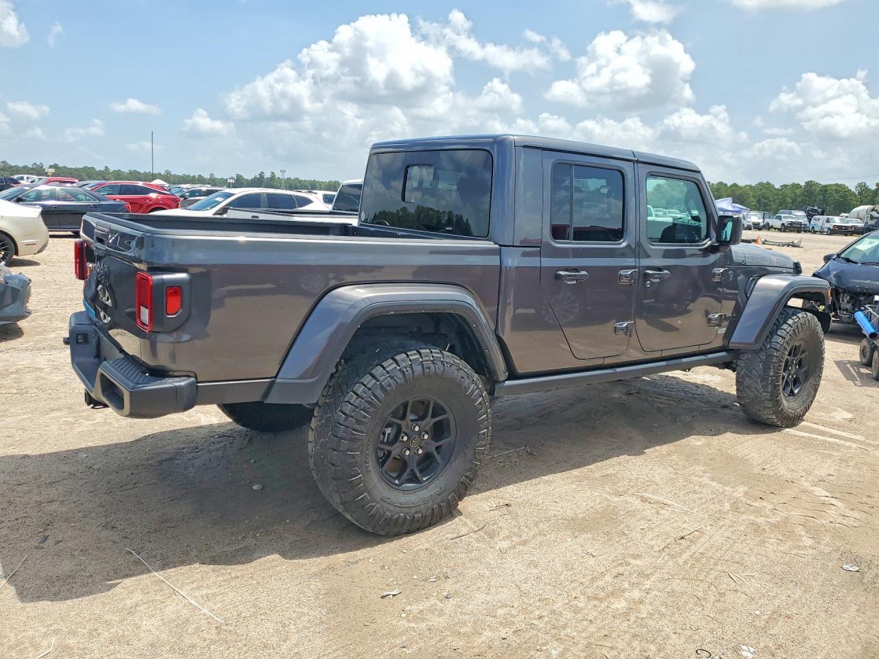 2025 Jeep Gladiator Sport - Image 3