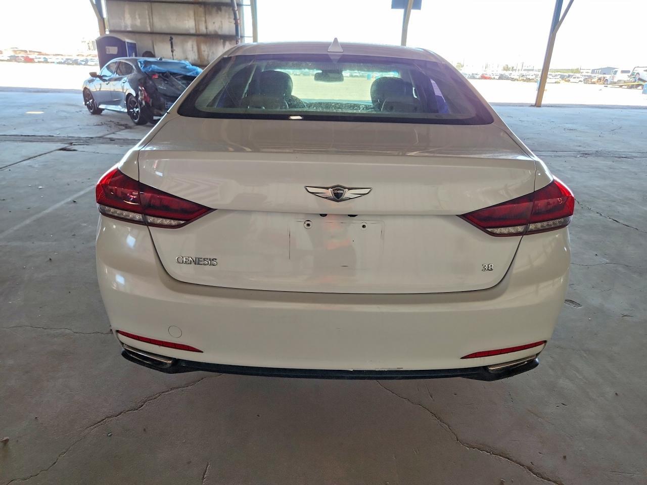 2015 Hyundai Genesis 3.8L - Фото 6