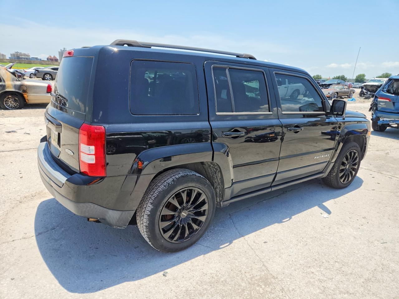 2014 Jeep Patriot Latitude - Фото 3