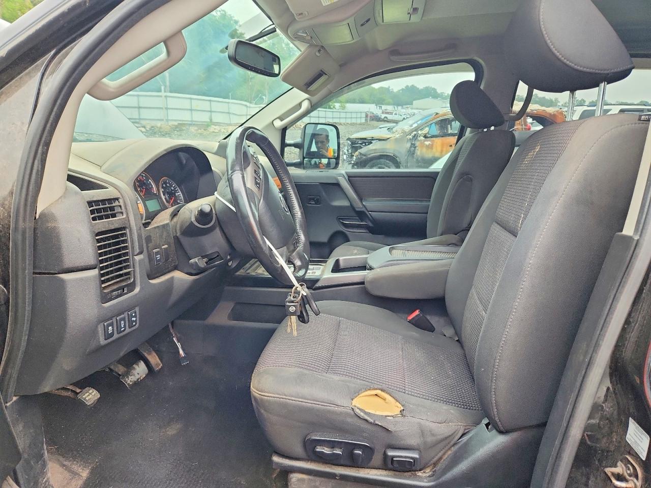 2014 Nissan Titan - Фото 7