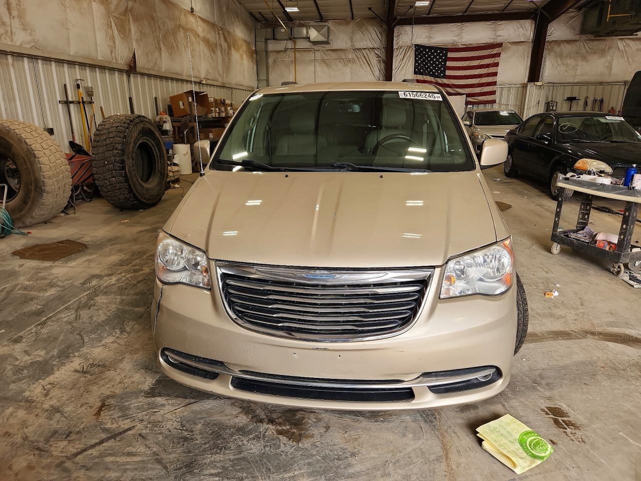 2015 Chrysler Town & Country Touring - Фото 5