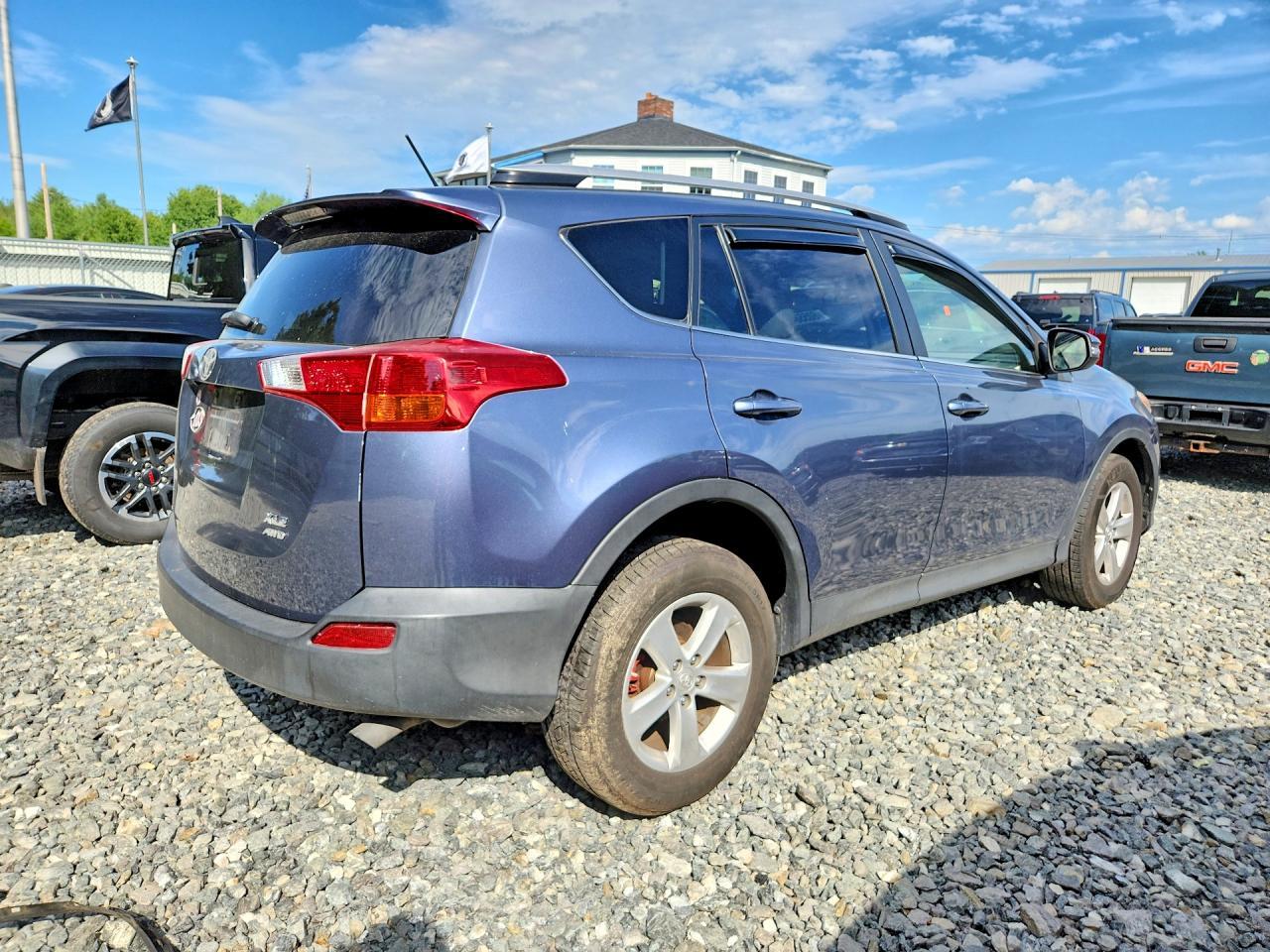 2013 Toyota Rav4 Xle - Image 3