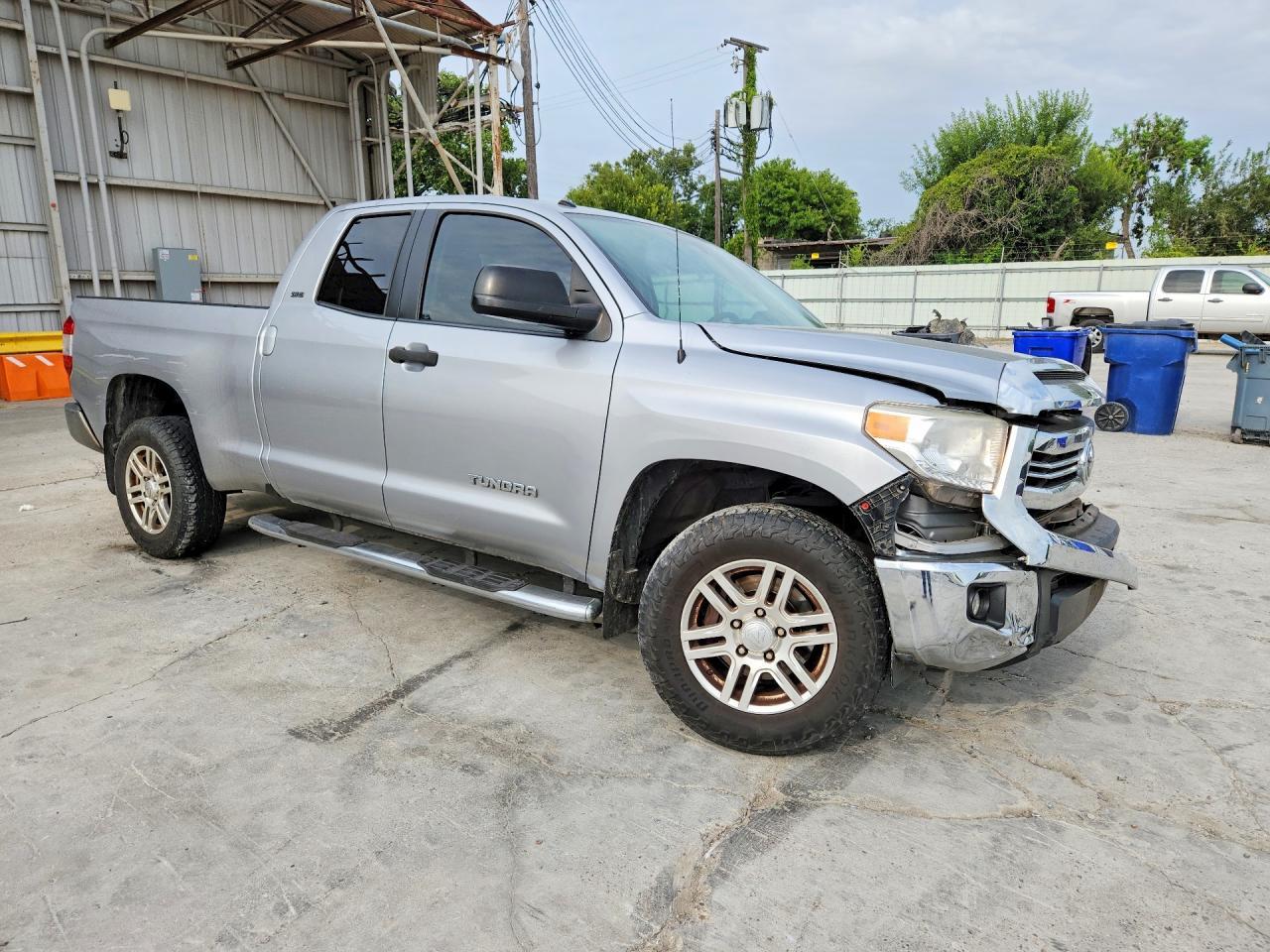 2017 Toyota Tundra Sr5 - Image 4