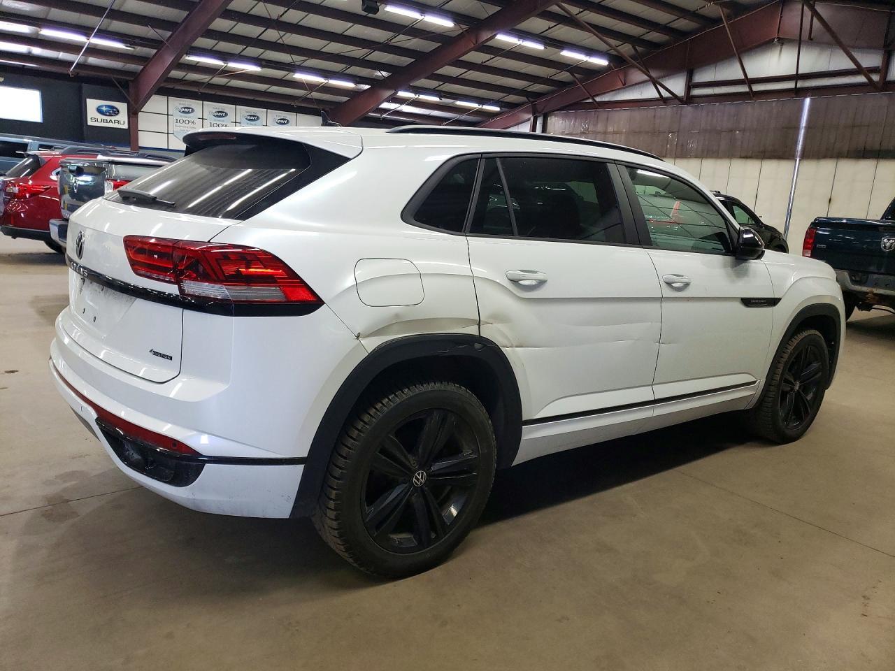 2023 Volkswagen Atlas Cross Sport Sel R-Line - Фото 3