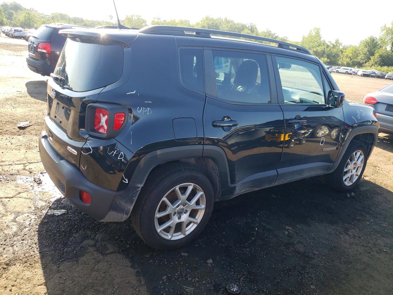 2020 Jeep Renegade Latitude - Image 3