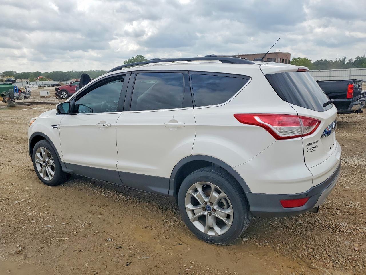 2013 Ford Escape Sel - Image 2