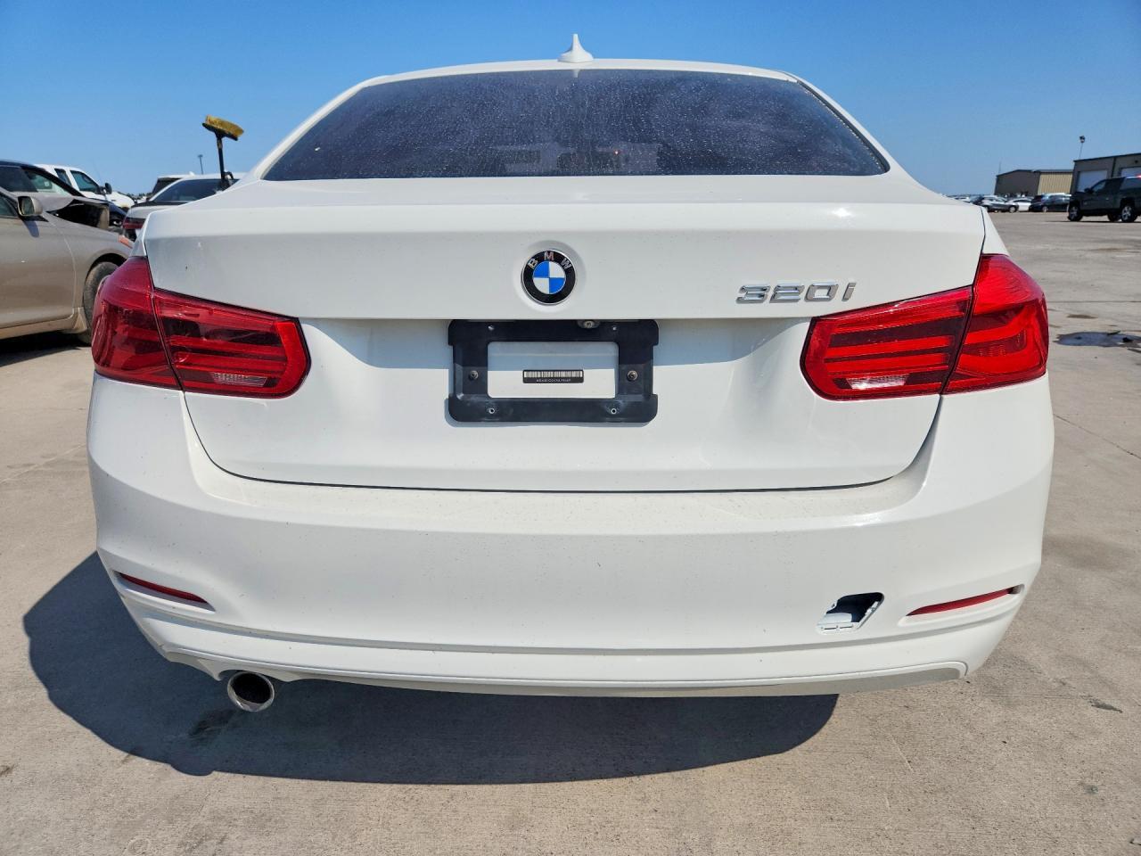 2018 BMW 320 I - Image 6