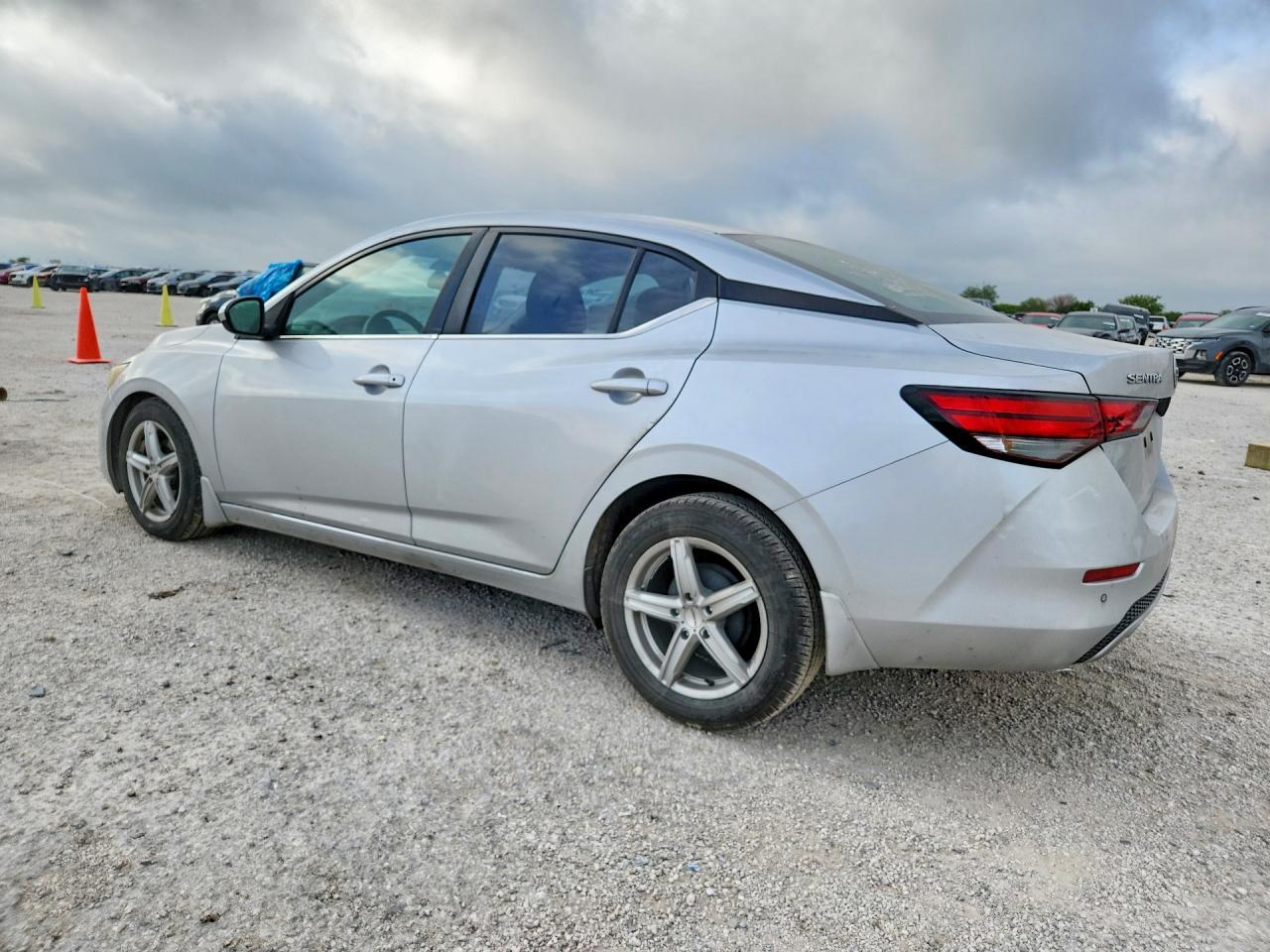 2022 Nissan Sentra S - Фото 2