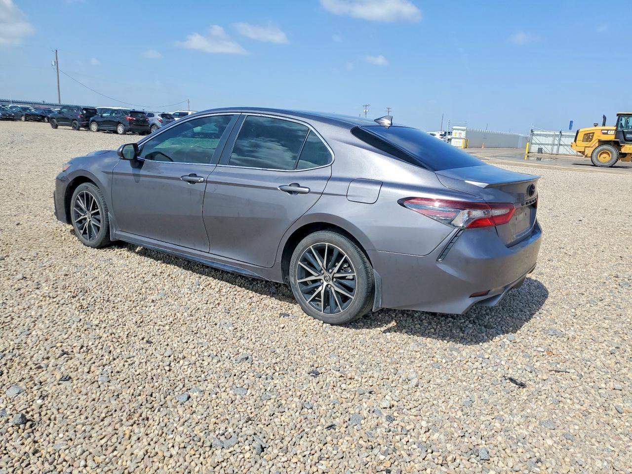 2023 Toyota Camry Se - Фото 2