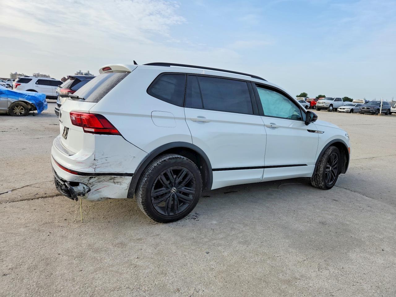 2022 Volkswagen Tiguan Se R-Line Black - Фото 3