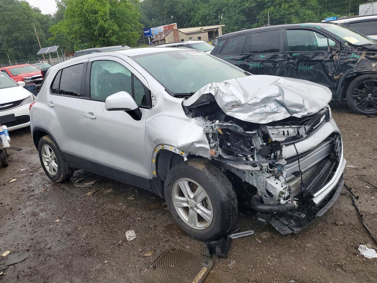 2022 Chevrolet Trax Ls - Фото 4