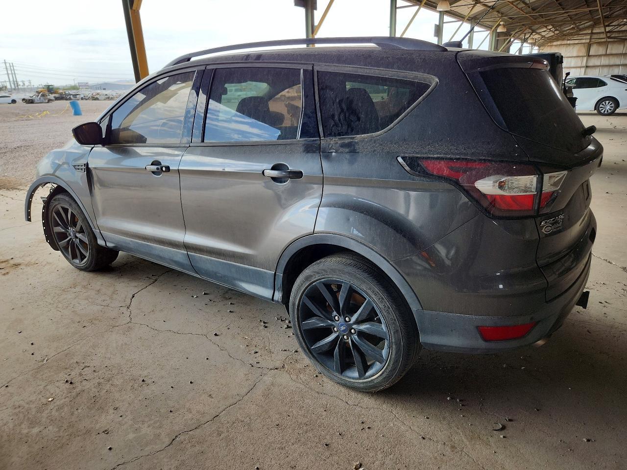 2017 Ford Escape Titanium - Фото 2