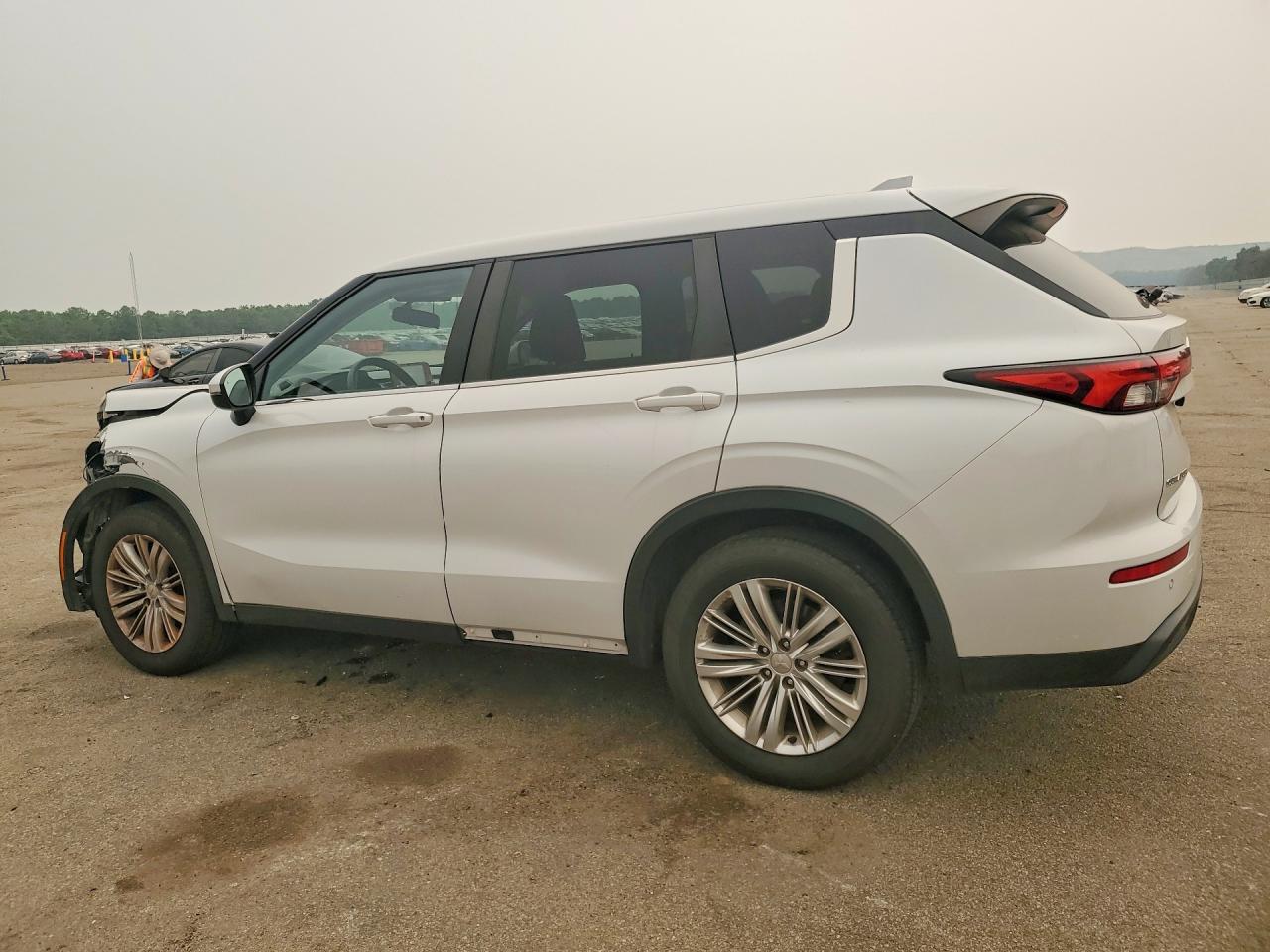 2022 Mitsubishi Outlander Es - Фото 2