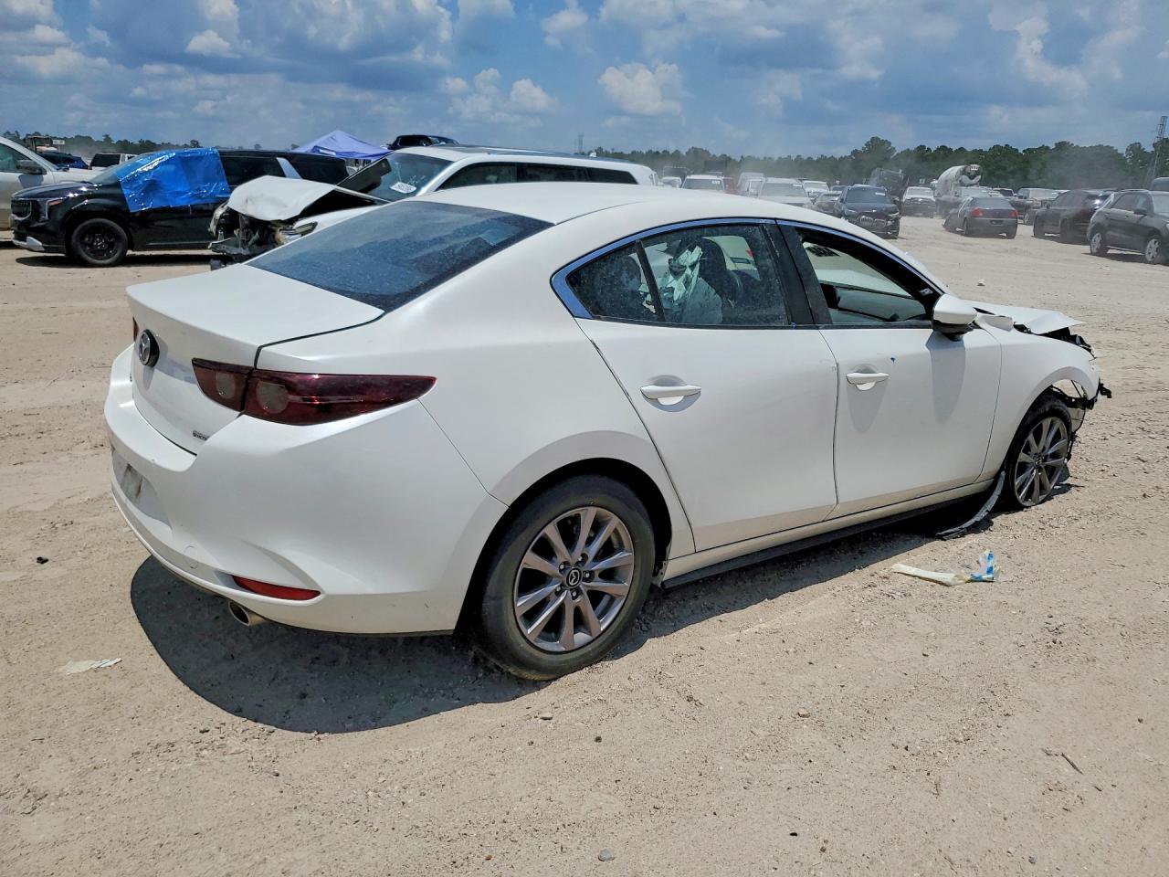 2021 Mazda 3 - Фото 3