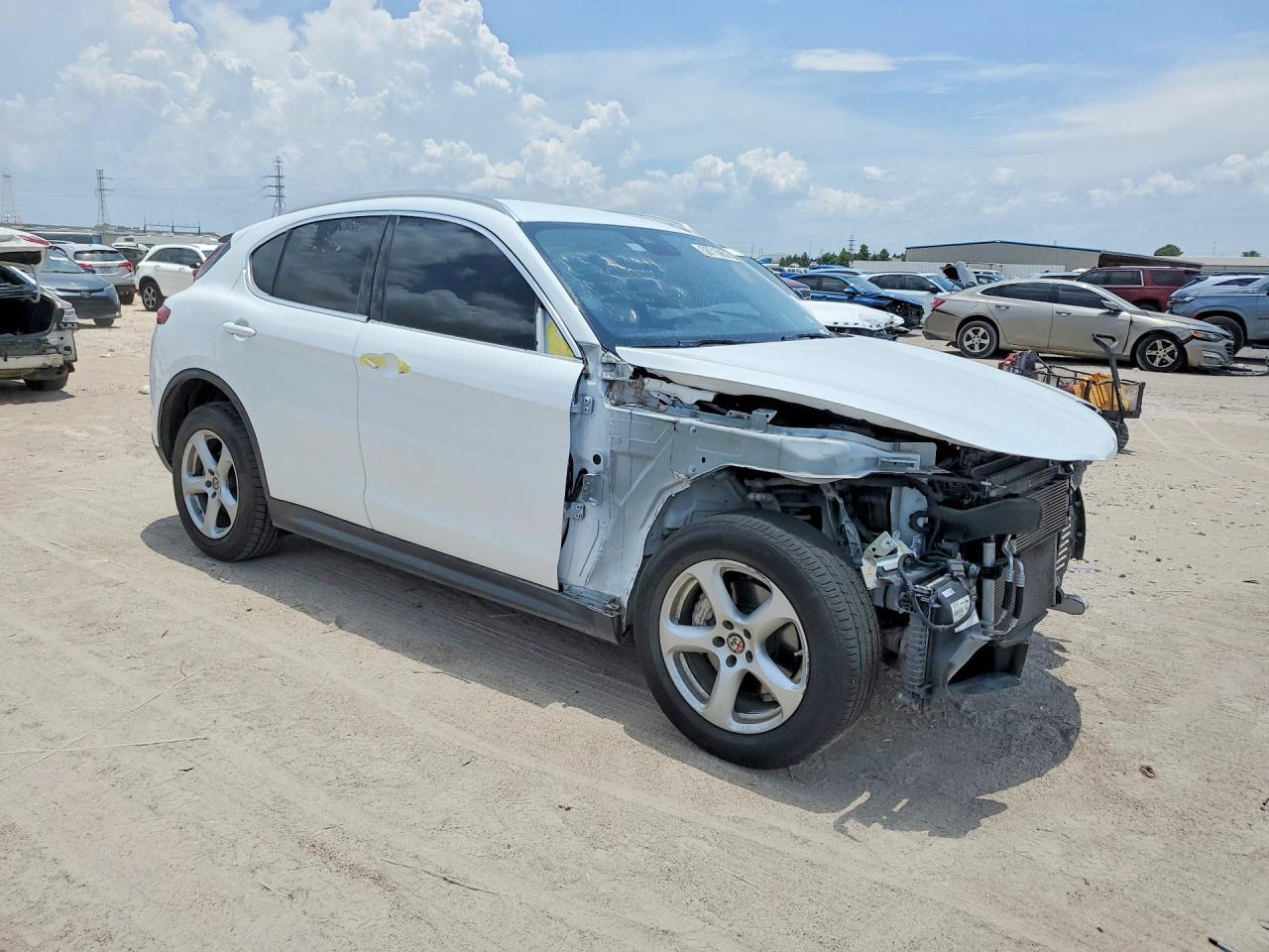 2020 Alfa Romeo Stelvio Base - Image 4