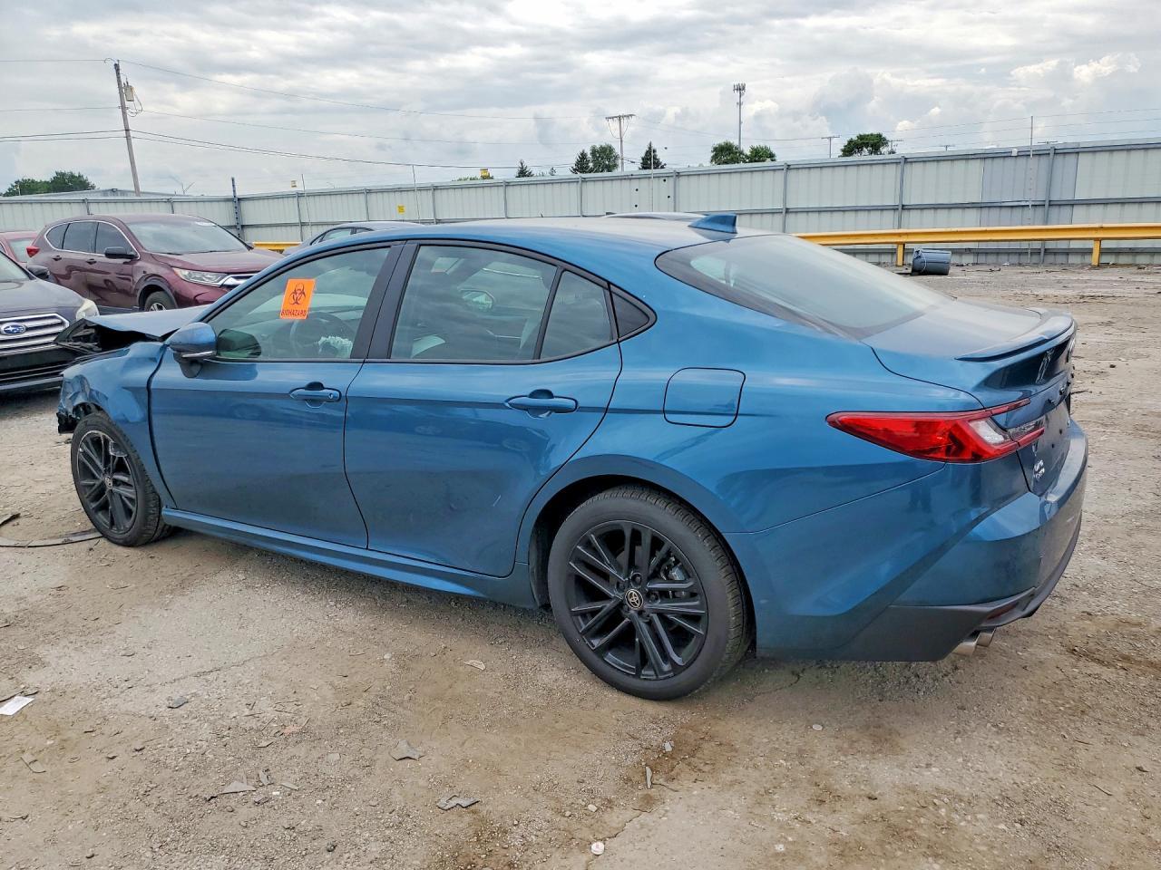 2025 Toyota Camry Se - Фото 2