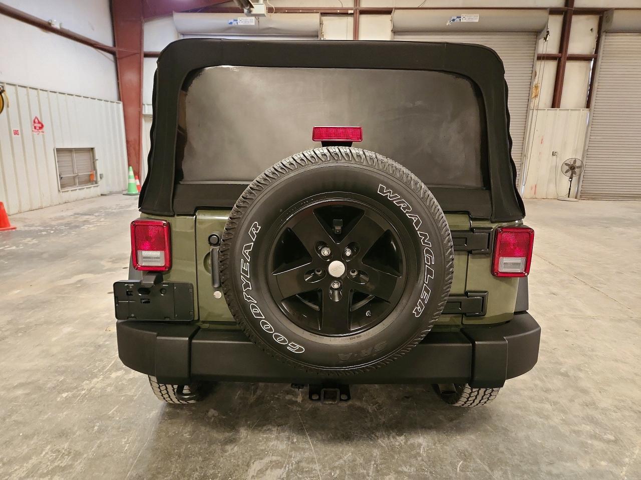 2015 Jeep Wrangler Unlimited Sport - Image 6