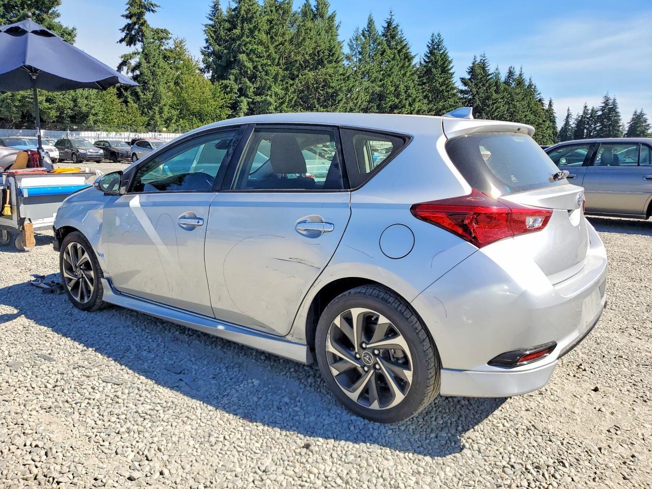 2017 Toyota Corolla Im Base - Фото 2