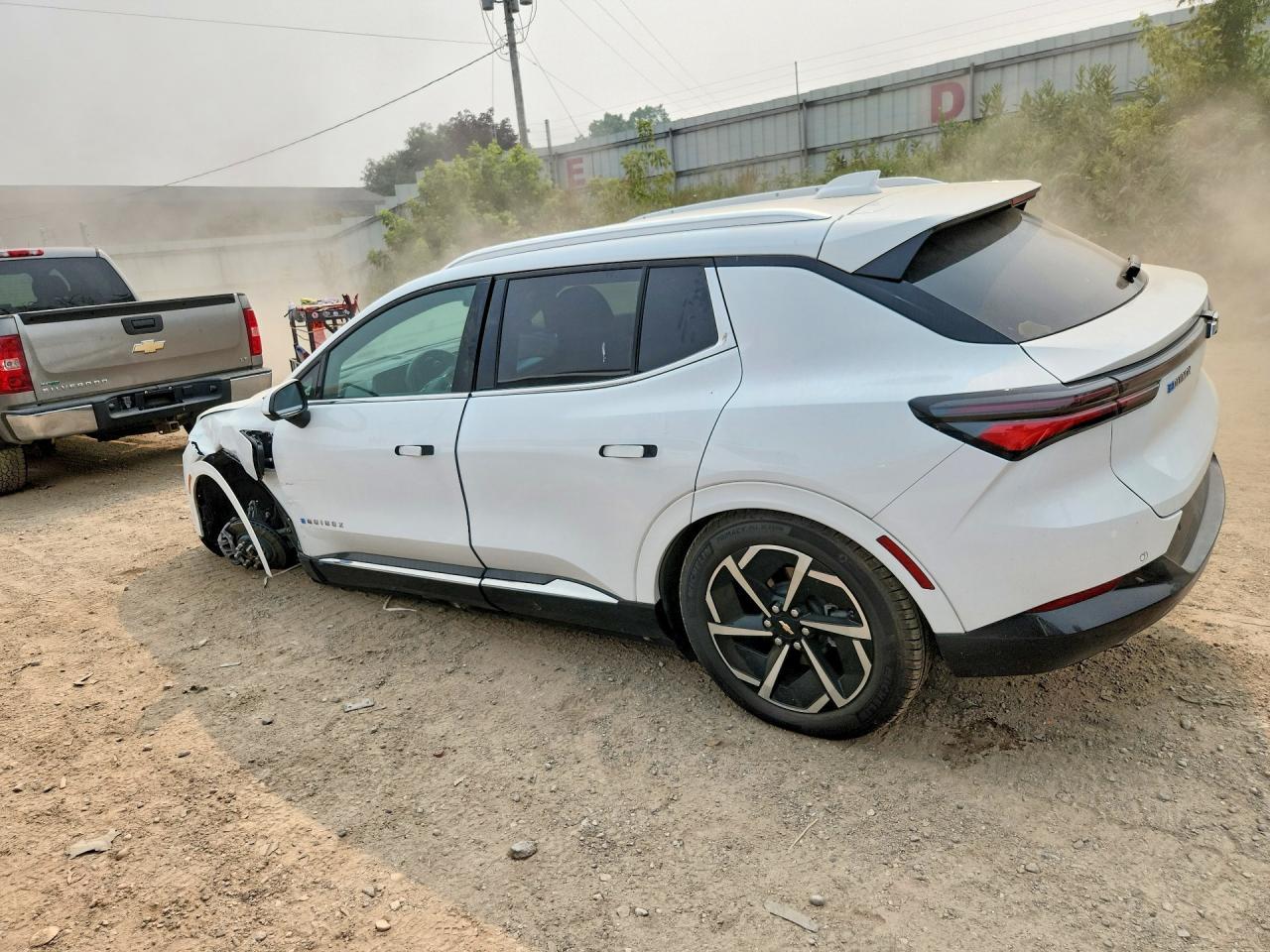 2025 Chevrolet Equinox Lt - Image 2