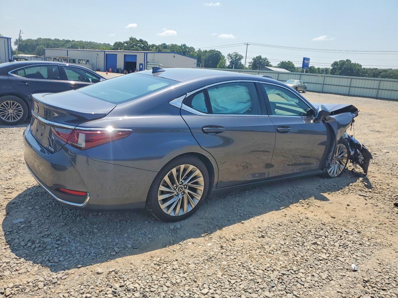 2023 Lexus Es 300H Ultra Luxury - Image 3