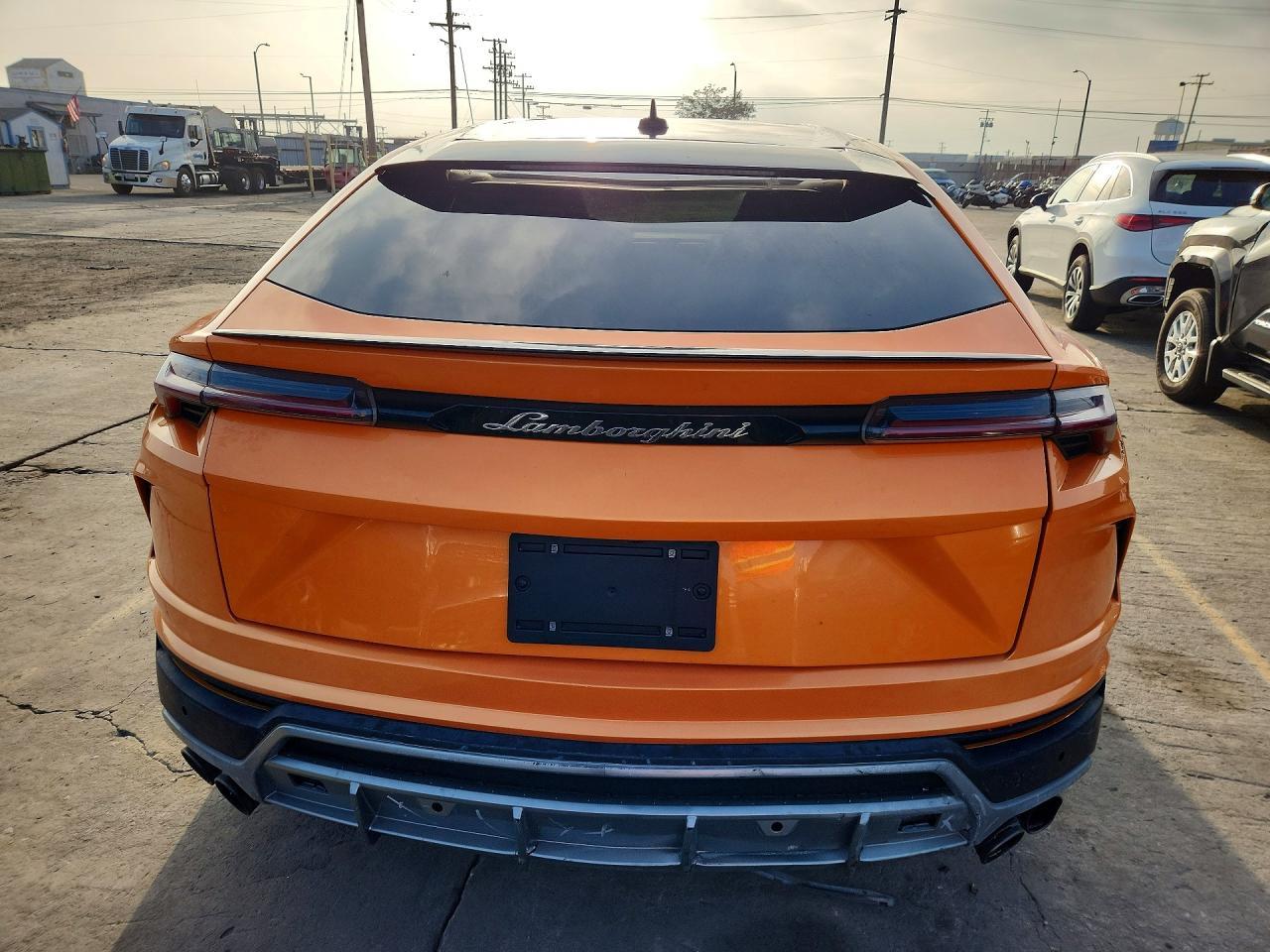 2022 Lamborghini Urus - Фото 6