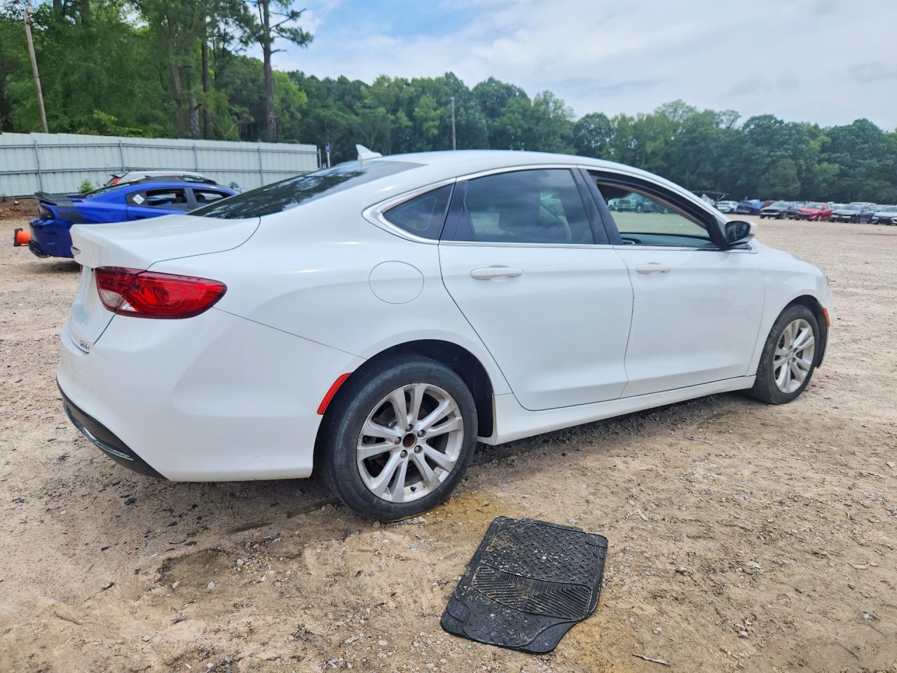2017 Chrysler 200 Limited - Фото 3