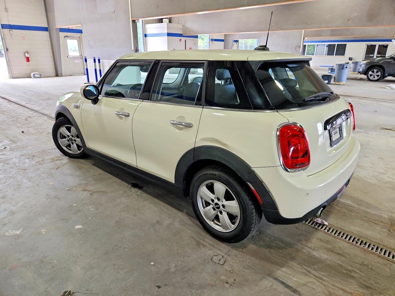 2020 Mini Cooper - Image 2
