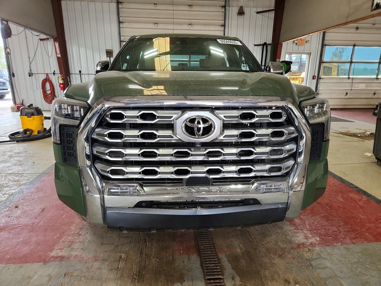 2022 Toyota Tundra Crewmax Platinum - Image 5