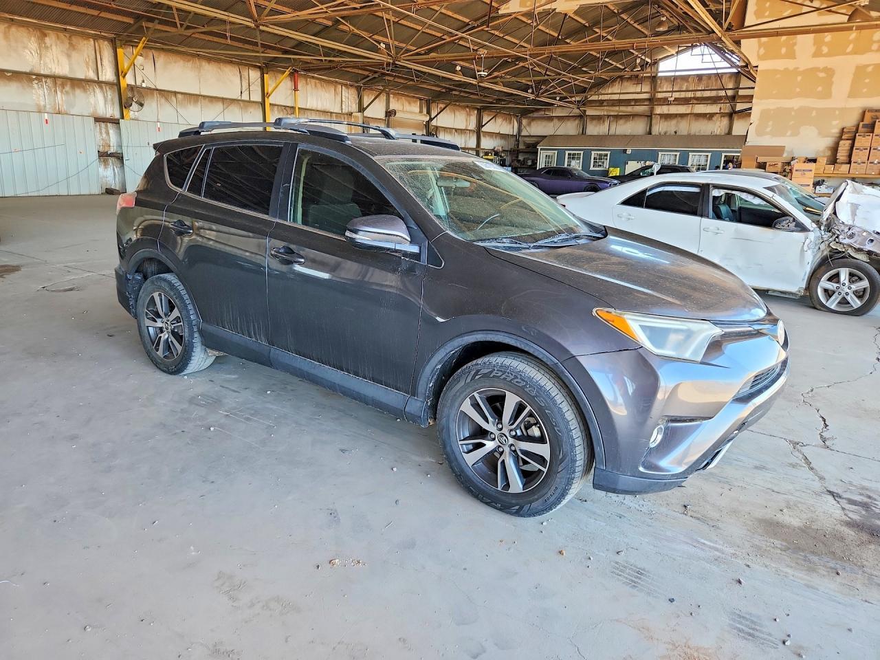 2017 Toyota Rav4 Xle - Image 4