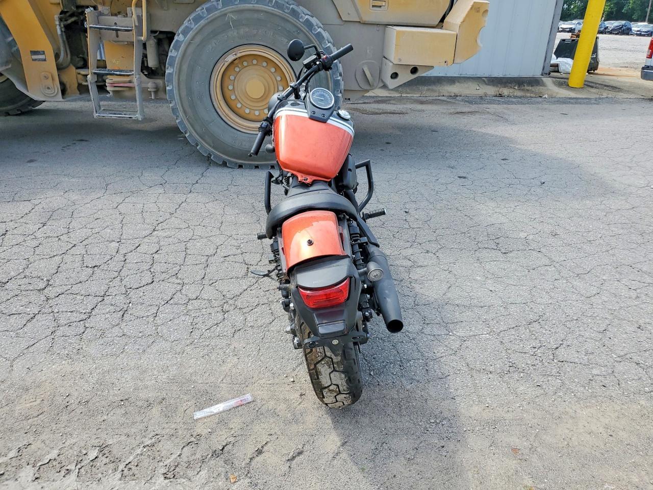 2024 Honda Vt750 C2B - Фото 4