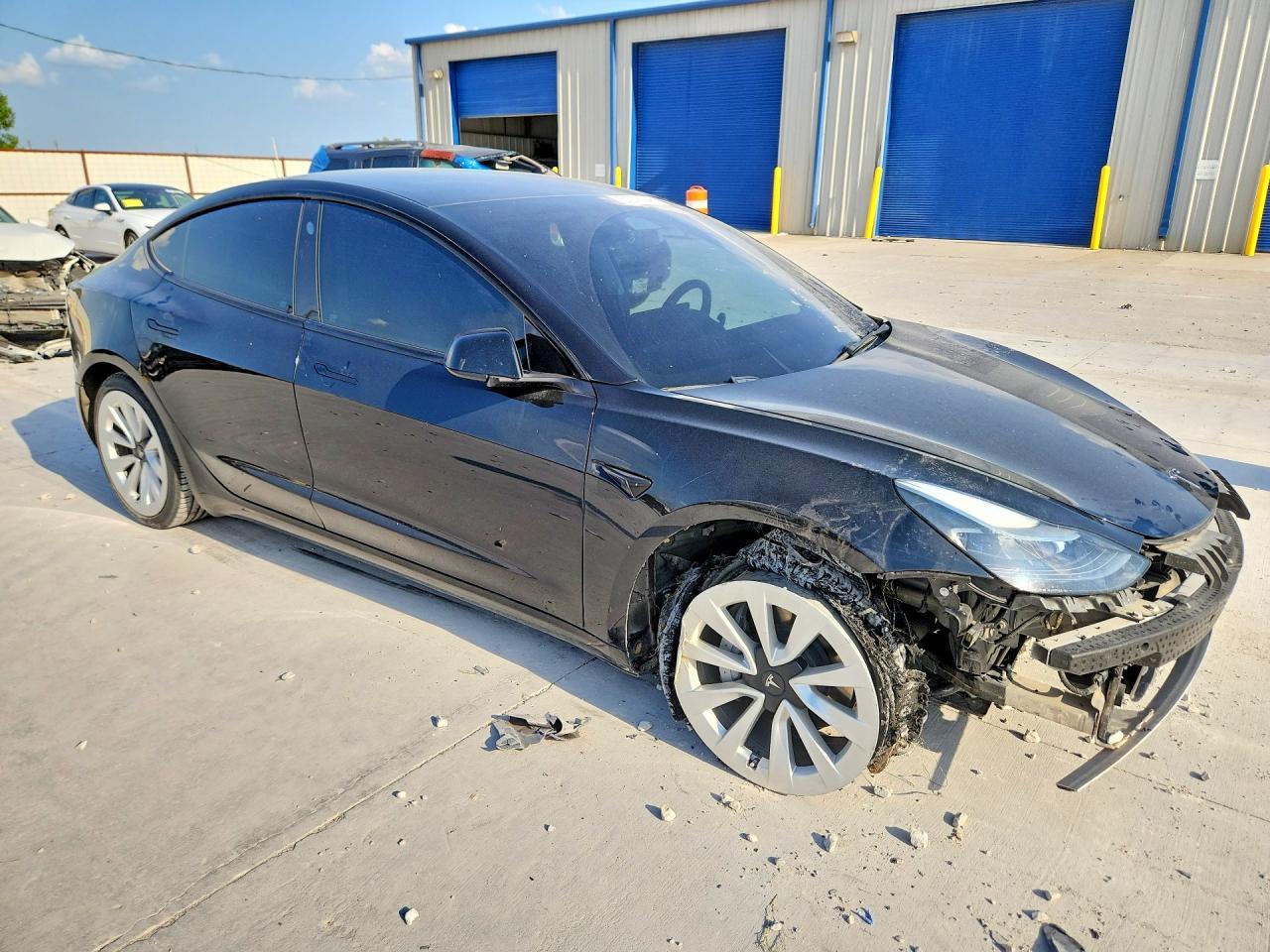 2023 Tesla Model 3 - Фото 4