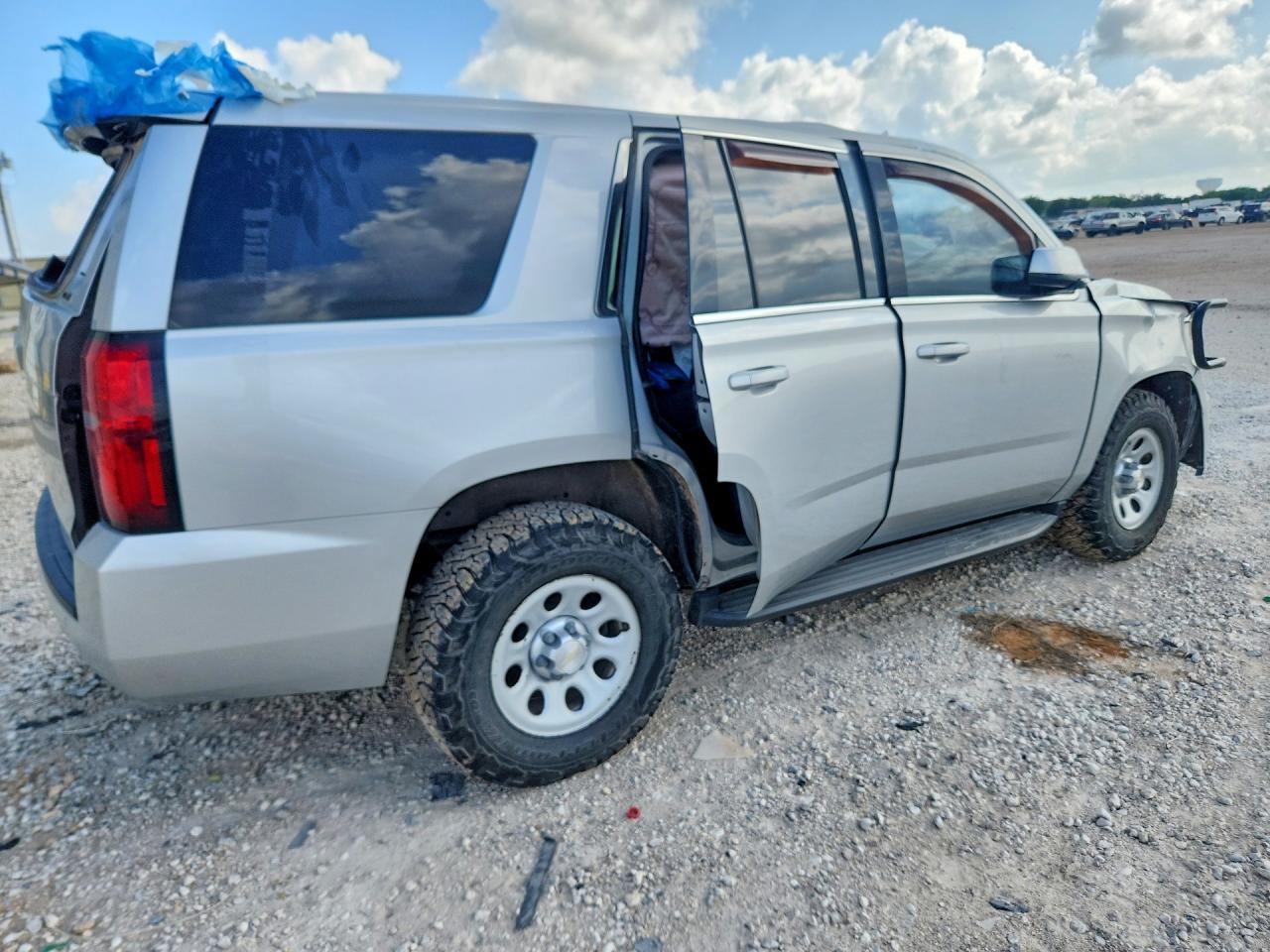 2019 Chevrolet Tahoe Special - Image 3