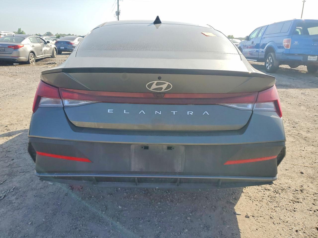 2026 Hyundai Elantra - Image 6