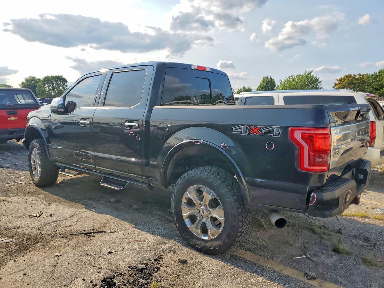 2015 Ford F150 Supercrew - Фото 2