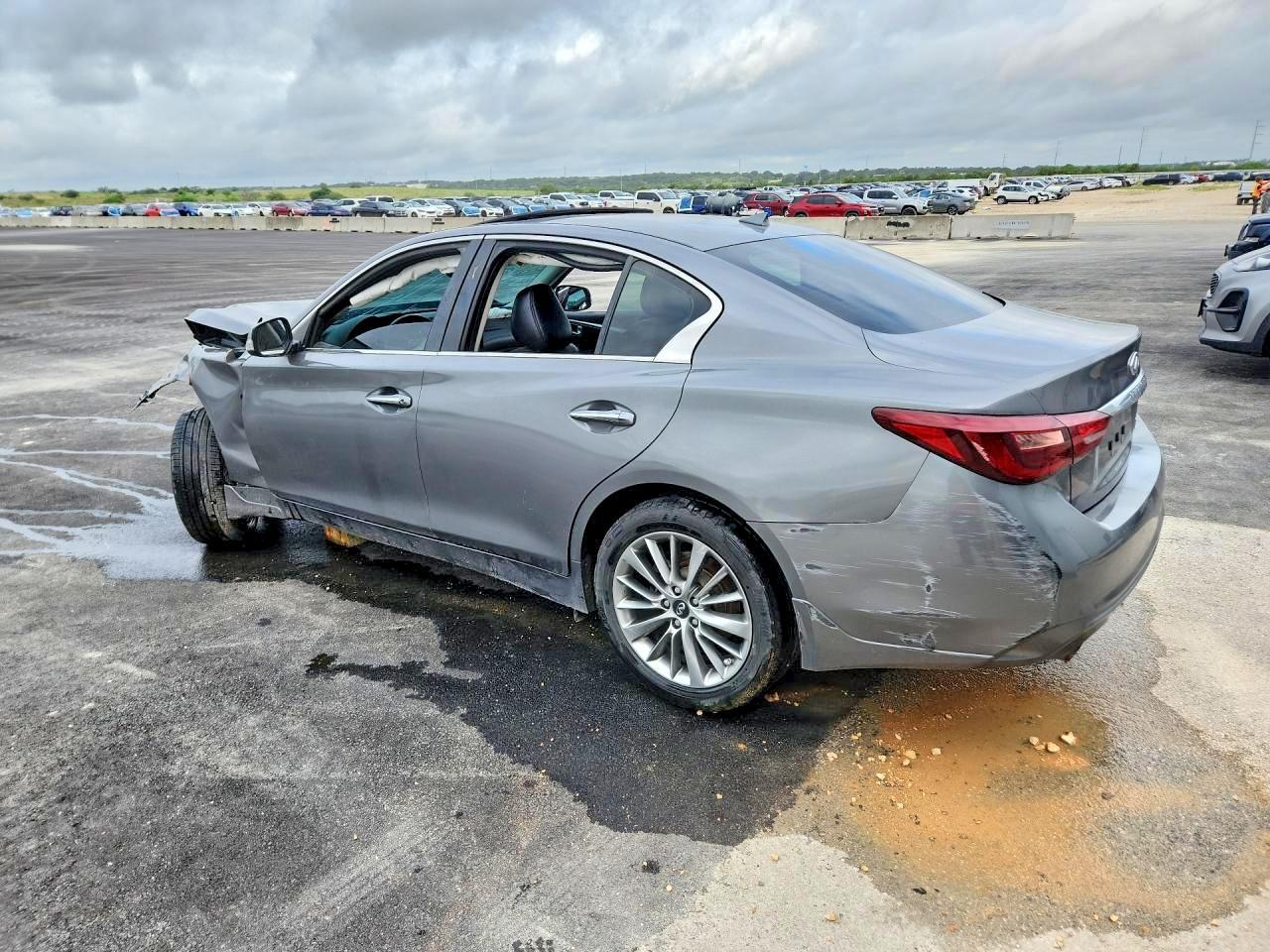 2018 Infiniti Q50 3.0T Luxe - Фото 2